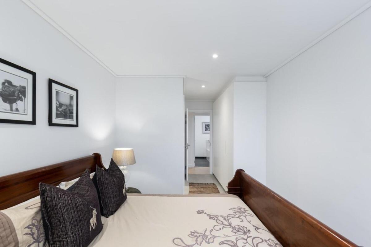 Southern Suburbs Leafy Village Neighbourhood Apartamento Cidade Do Cabo